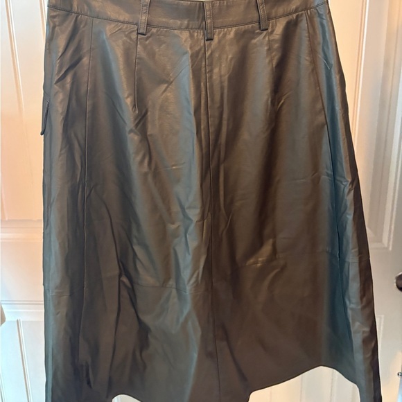 Banana Republic Green Button-Down Vegan Leather Skirt NWT size 8 petite - Picture 2 of 5